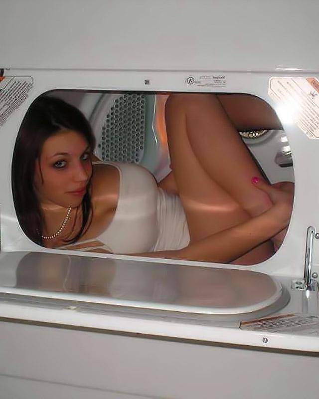 Девушки демонстрируют свои сиськи и другие прелести 12 фотография
